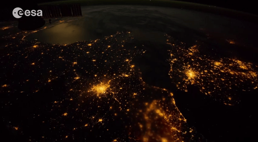 Астрономы смонтировали ролик из спутниковых снимков Земли. Видео