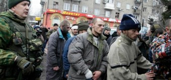 Донецкий блогер показал, как боевики создавали «картинку» на «параде пленных». Видео