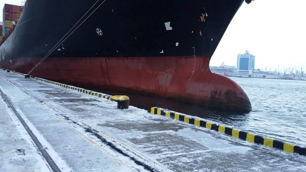 В Одессу пришло судно из Канады с грузом для украинских бойцов. Фото