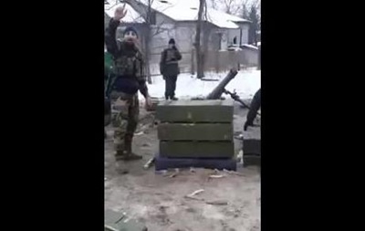 Опубликовано видео, как чеченцы стреляют из минометов на Донбассе