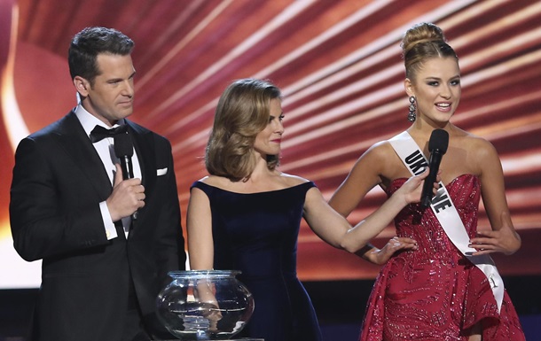 На конкурсе Мисс Вселенная украинская участница призвала мир помочь армии. Видео
