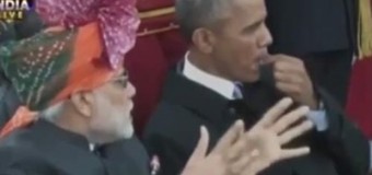 Президент США жевал жвачку во время военного парада в Индии. Видео