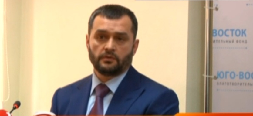 Экс-глава МВД Украины Захарченко скрывается в Крыму и успел отрастить бороду. Видео