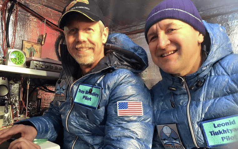 Россиянин и американец ​установили новый рекорд дальности полета на воздушном шаре. Видео