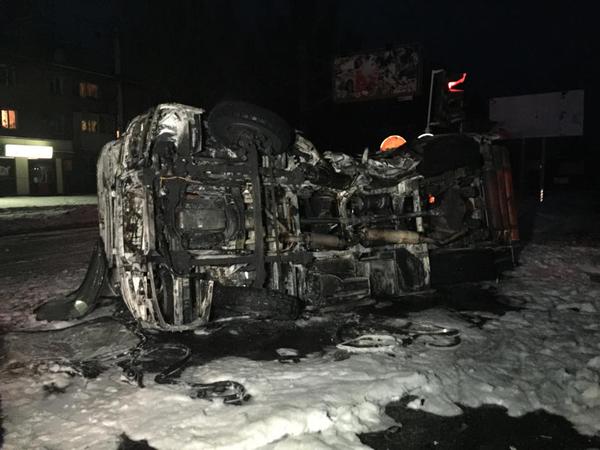 В Донецке сгорел автобус с боевиками. Видео