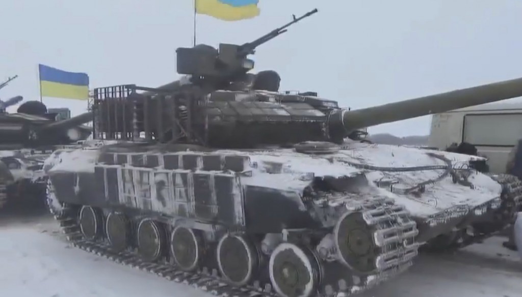 Украинские танки готовятся к бою. Видео