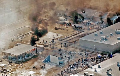 В техасской тюрьме тысячи заключенных устроили беспорядки. Видео