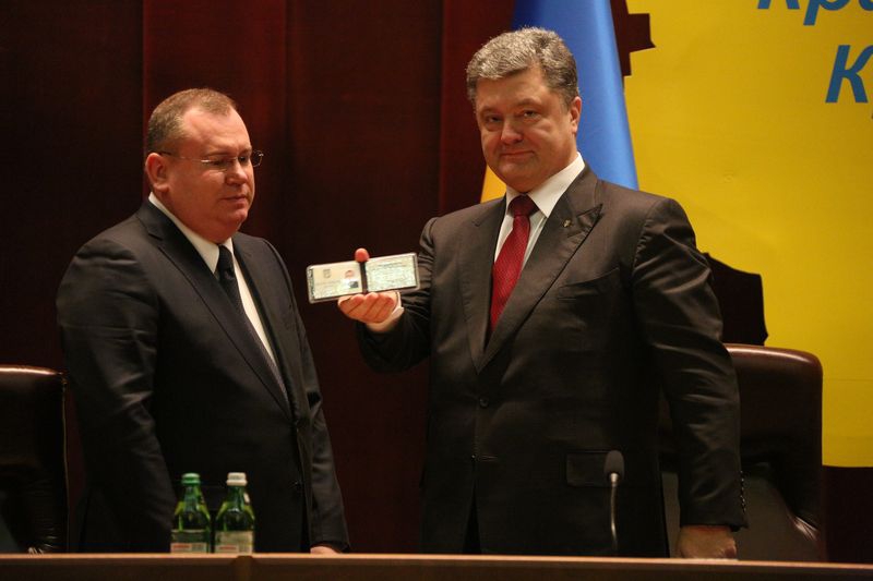 Порошенко привез в Запорожье нового губернатора. Фото