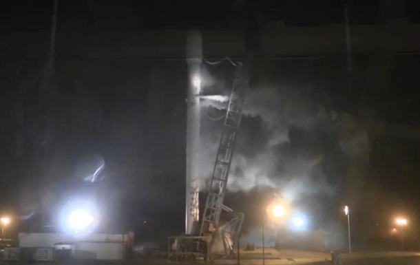 Falcon 9 впервые вывела в космос два телекомуникационных спутника. Видео