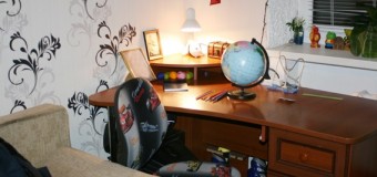 В Ровно 9-летний мальчик повесился на вешалке шкафа в своей комнате. Фото