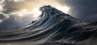 Фотограф-дальтоник показал, какими видит волны. Фото