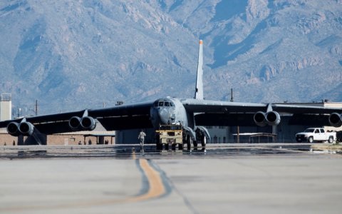 ВВС США «воскресили» списанный бомбардировщик B-52. Видео