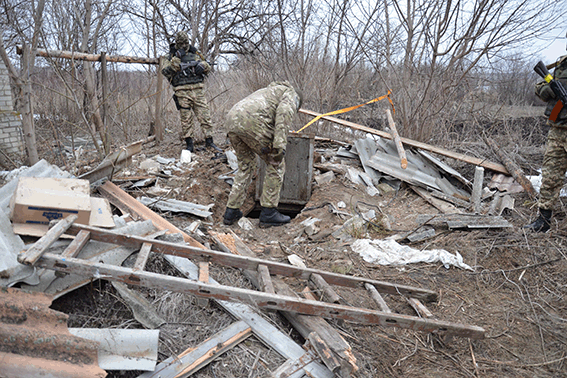 На Луганщине был обнаружен огромный схрон с боеприпасами. Фото