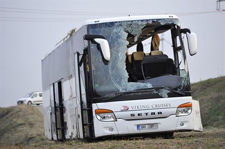 Автобус музыкантов Чешской филармонии разбился в Австрии. Фото