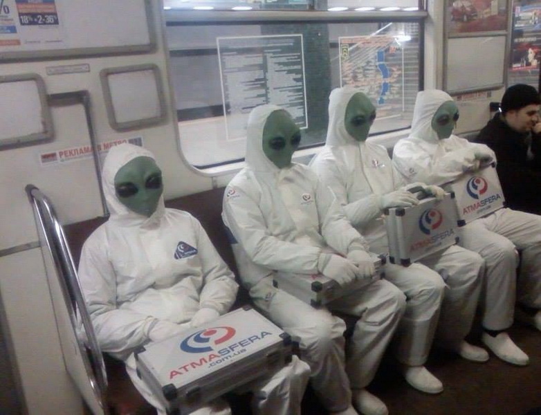 Бесплатный «маскарад» в киевском метро. Фото
