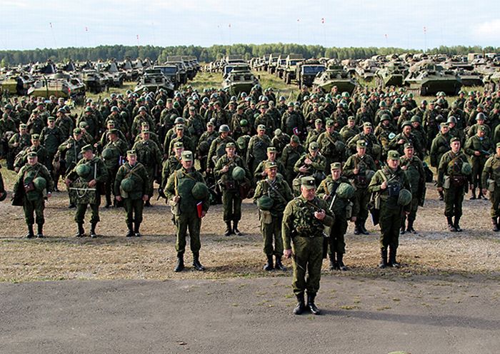 На казахской границе по тревоге подняты российские войска. Видео