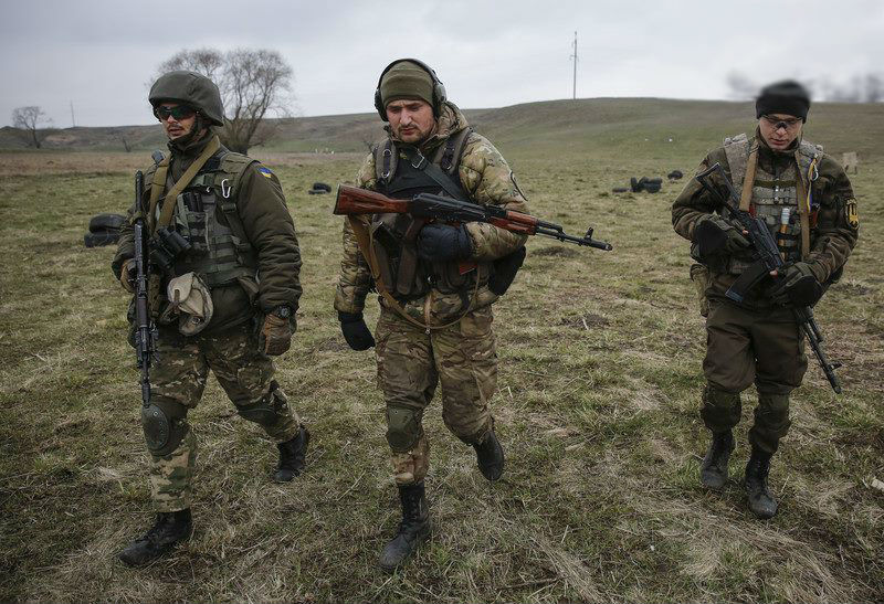 Бойцы Нацгвардии выдержали натиск боевиков и нанесли ответный удар. Фото