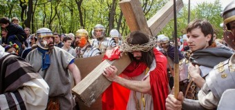 Одесситы отправили Христа на Голгофу. Видео