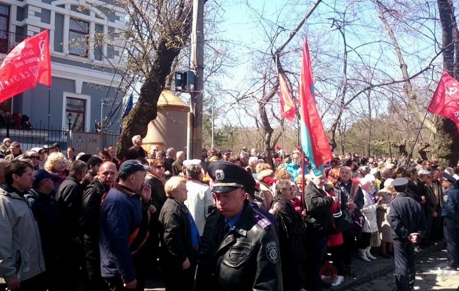 Потасовка между сторонниками и противниками Майдана в Одессе. Видео