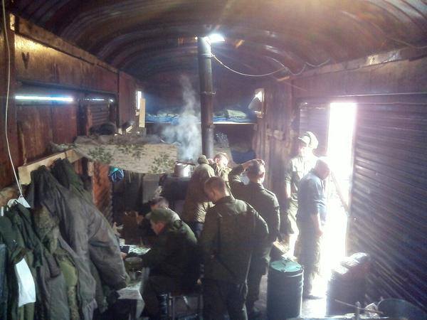 Солдат из России в Украину везут в вагонах для скота. Фото