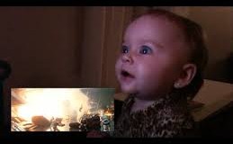 Реакция малышей на трейлер «Звездных войн» поразила пользователей сети. Видео