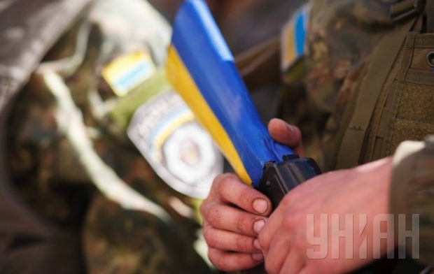 Украинские военные боем оттеснили три группы боевиков. Видео