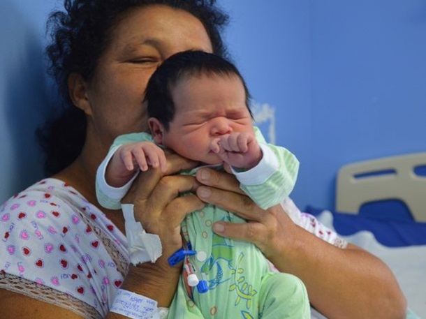 Жительница Бразилии родила своего 21-го ребенка в 51 год. Фото