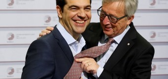 Глава Еврокомиссии раздавал пощечины на саммите в Риге. Видео