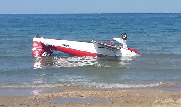 Катастрофа на авиашоу в Италии: пилот самолета пропал без вести. Видео