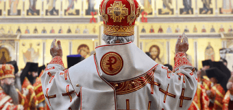 Во имя бабла: в России «скрестили» рубль и крест. Фото