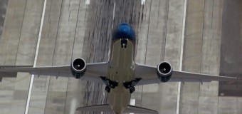 Высший пилотаж от Boeing Dreamliner: видео «взорвало» сеть