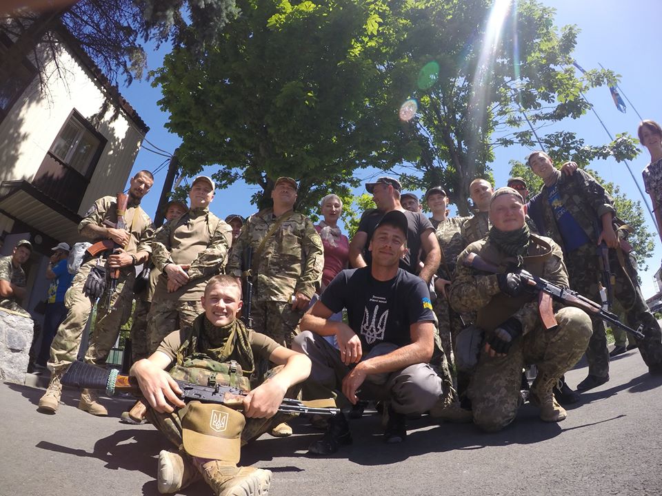 Украинские солдаты снялись в клипе рок-группы. Фото