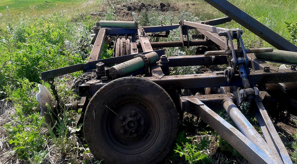 На Луганщине тракторист подорвался на мине. Фото