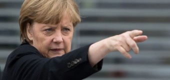 Меркель заставила палестинскую девочку плакать, поругав мигрантов. Видео