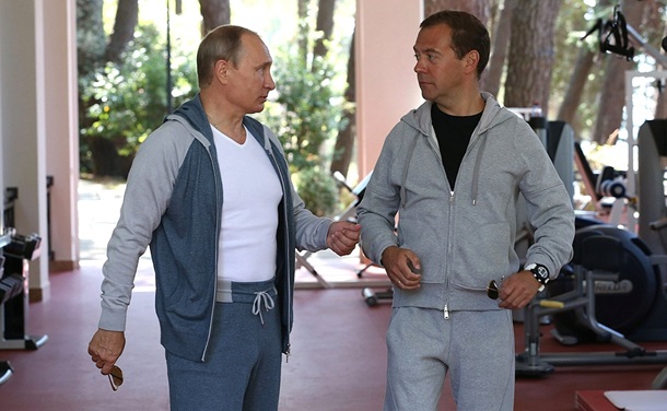 Тренировку Путина и Медведева высмеяли в соцсетях новыми фотожабами