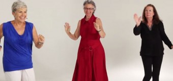 Раскованные бабушки учатся танцевать откровенные танцы. Видео