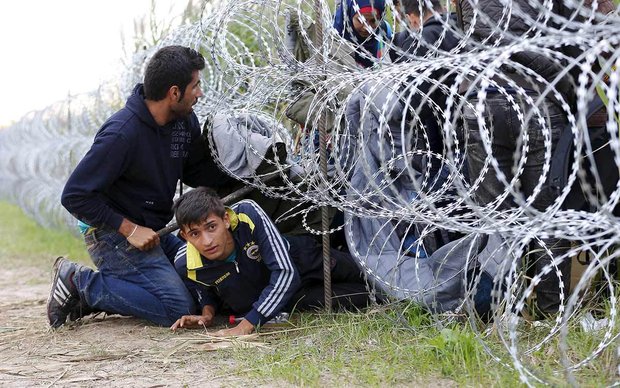 В Венгрии ввели уголовное наказание за нелегальное пересечение границы. Видео