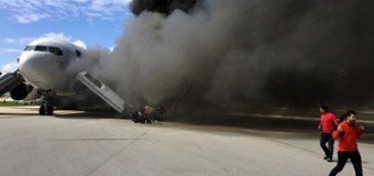 Во Флориде загорелся самолет с пассажирами. Видео