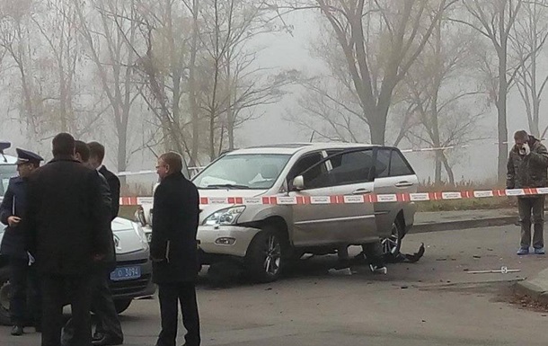 В Киеве взорвалось авто: есть раненый. Фото