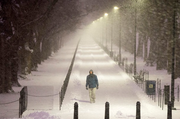 Жертвами снежной бури в США стали девять человек. Фото