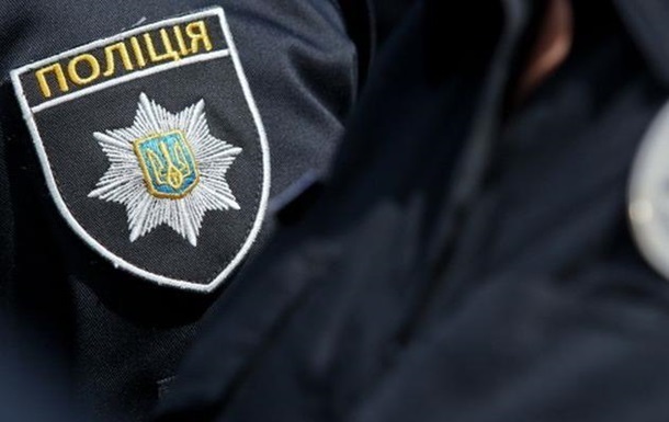 Полицейские со стрельбой задержали автомобиль на Львовщине. Видео