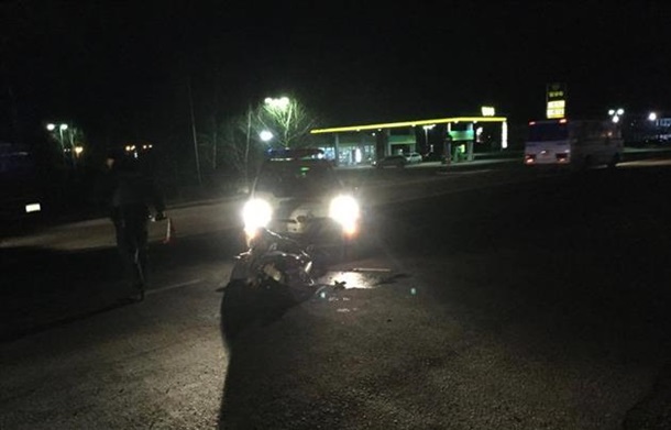 В Мукачево патрульная полиция сбила дедушку на мотоцикле. Фото