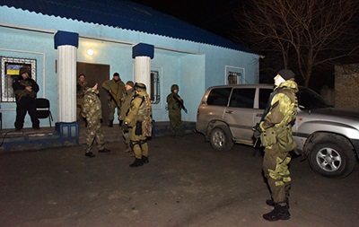 Полиция показала видео спецоперации в Марьинке. Видео
