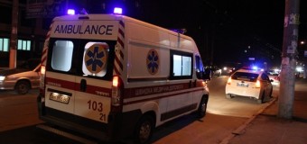 В Житомире авто врезалось в остановку и сбило насмерть ребенка