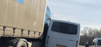 В Киеве произошло ДТП с участием маршрутки и грузовика