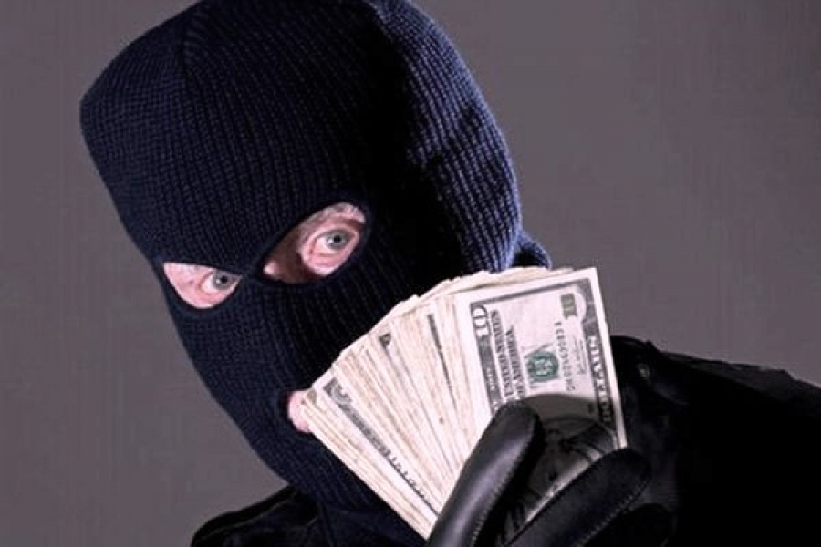 В России грабитель обиделся на отказ сотрудников банка отдать деньги и ушел