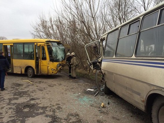 Во Львовской области при столкновении двух автобусов пострадало более 20 человек. Фото