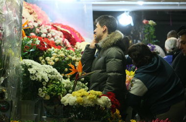 Украинки на 8 марта получат цветы из Голландии
