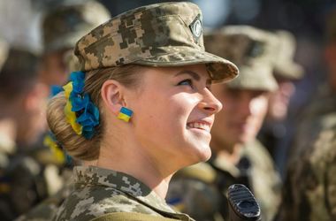 17 тысяч украинок служат в армии