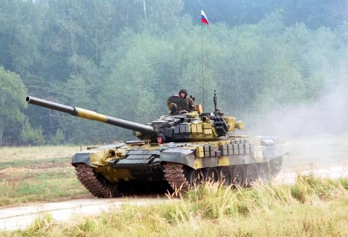 Украинские военные подбили вражеский танк